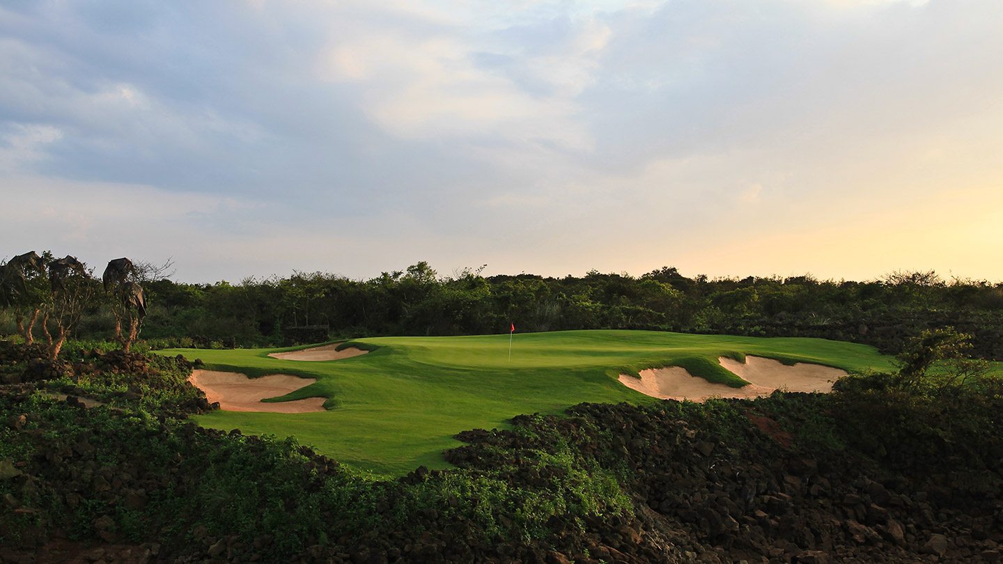 Mission Hills Haikou Stepping Stone Par‑3 Golf Course - 4

