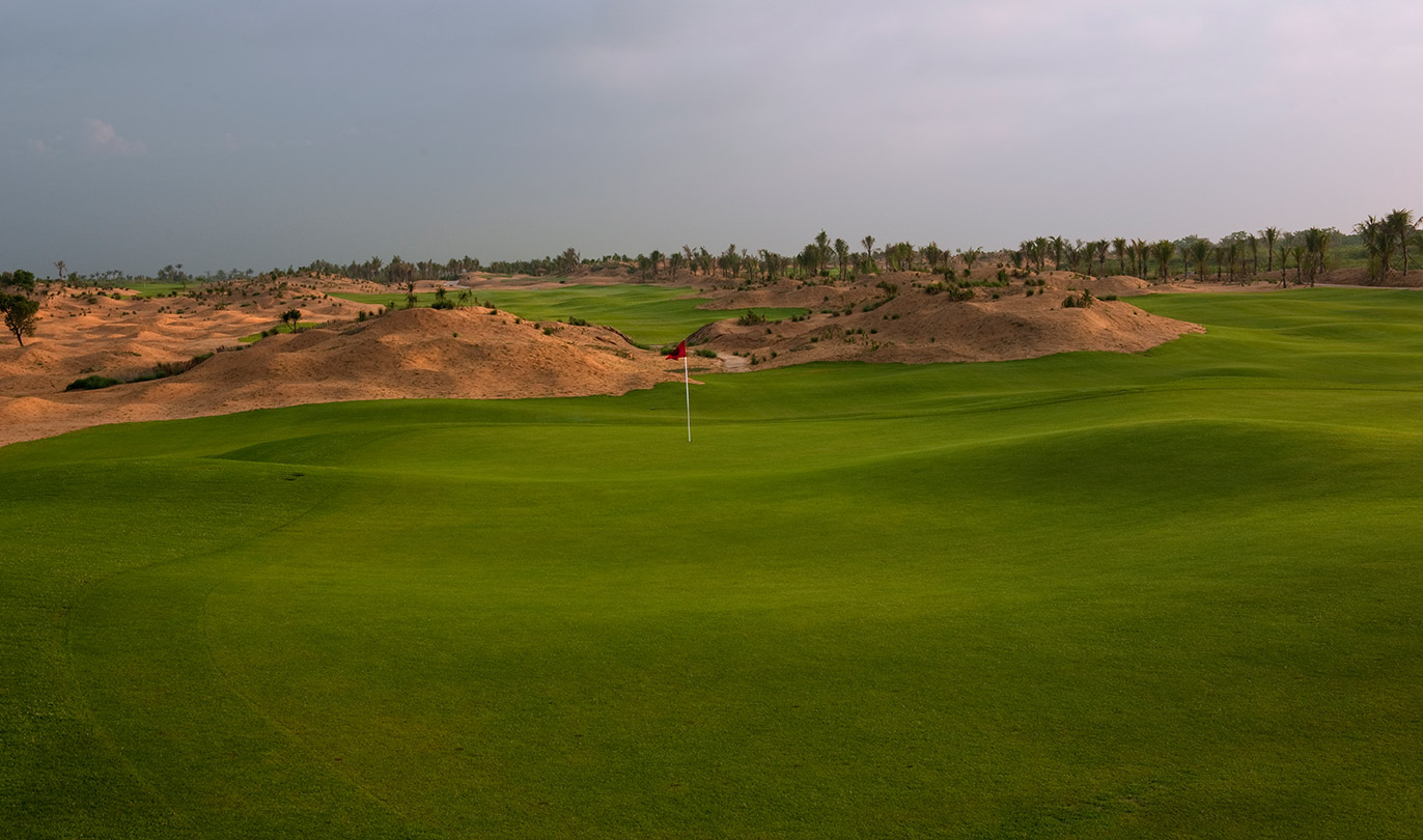 Mission Hills Haikou Shadow Dunes Golf Course - 10

